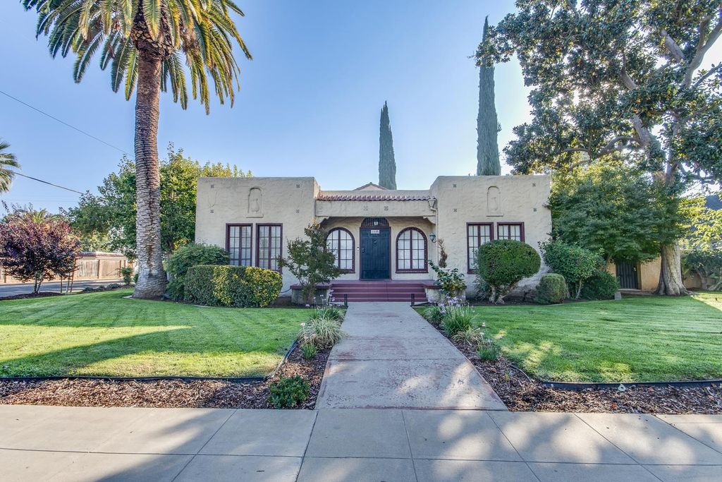 Image 1 of property listing at 1064 N Poplar Avenue, Fresno, CA 93728