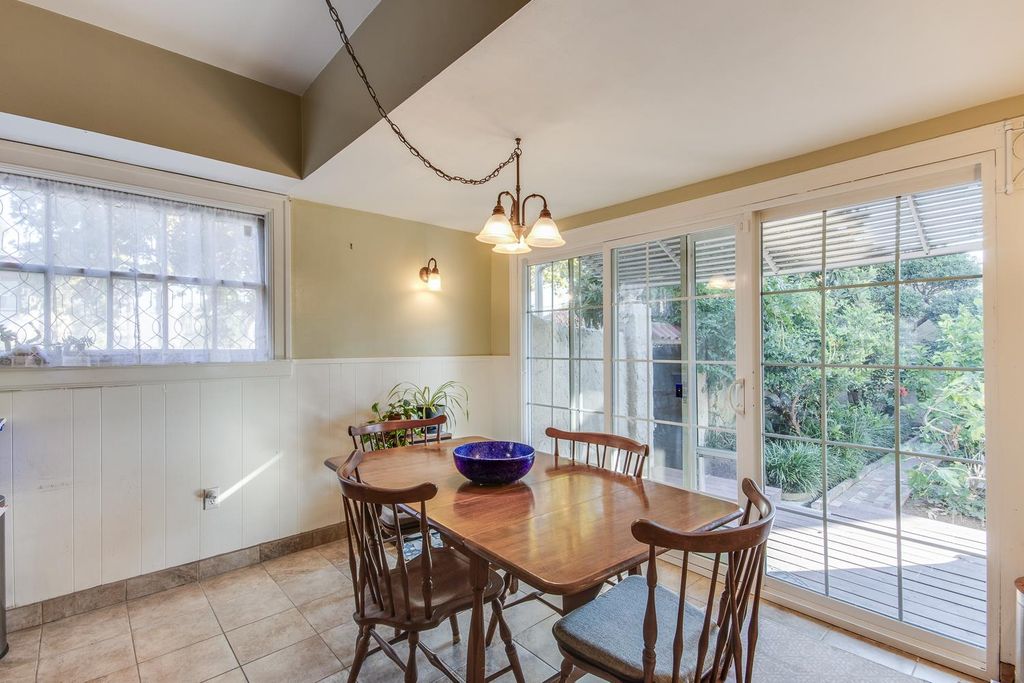 Image 16 of property listing at 1064 N Poplar Avenue, Fresno, CA 93728