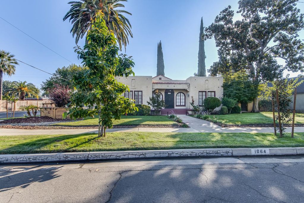 Image 2 of property listing at 1064 N Poplar Avenue, Fresno, CA 93728
