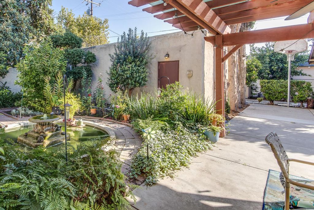 Image 46 of property listing at 1064 N Poplar Avenue, Fresno, CA 93728