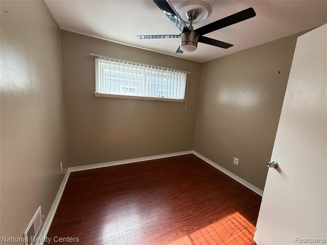 5669 Katherine Street, Dearborn Heights, MI 48125