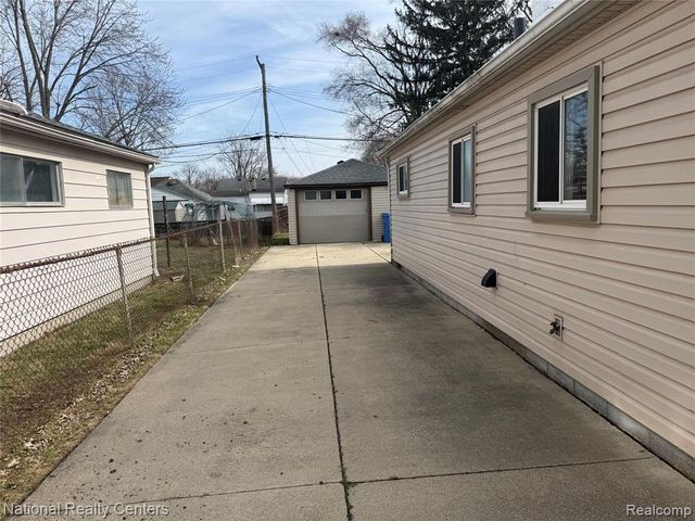 5669 Katherine Street, Dearborn Heights, MI 48125