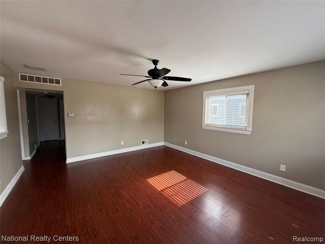 5669 Katherine Street, Dearborn Heights, MI 48125