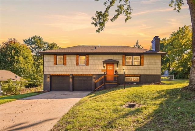 8915 E 57TH Street, Raytown, MO 64133