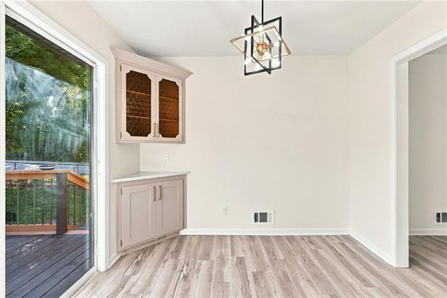 8915 E 57TH Street, Raytown, MO 64133