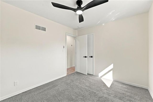 8915 E 57TH Street, Raytown, MO 64133
