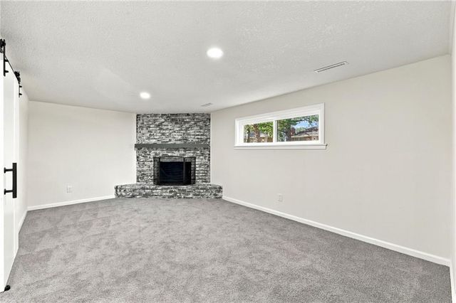 8915 E 57TH Street, Raytown, MO 64133