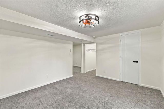8915 E 57TH Street, Raytown, MO 64133