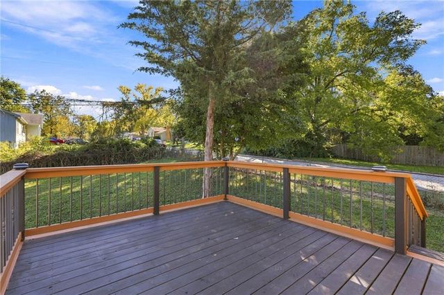 8915 E 57TH Street, Raytown, MO 64133