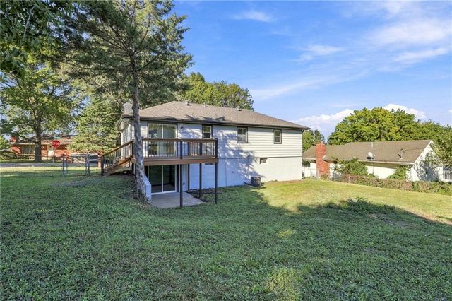 8915 E 57TH Street, Raytown, MO 64133