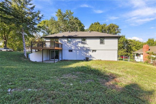 8915 E 57TH Street, Raytown, MO 64133
