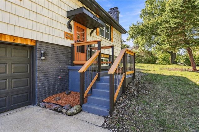 8915 E 57TH Street, Raytown, MO 64133