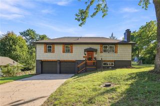 8915 E 57TH Street, Raytown, MO 64133