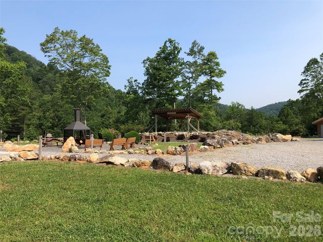 128 Deer Antler Drive, Purlear, NC 28665