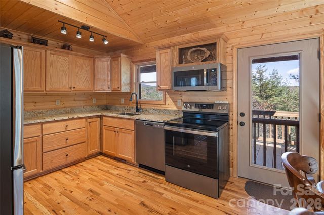 128 Deer Antler Drive, Purlear, NC 28665