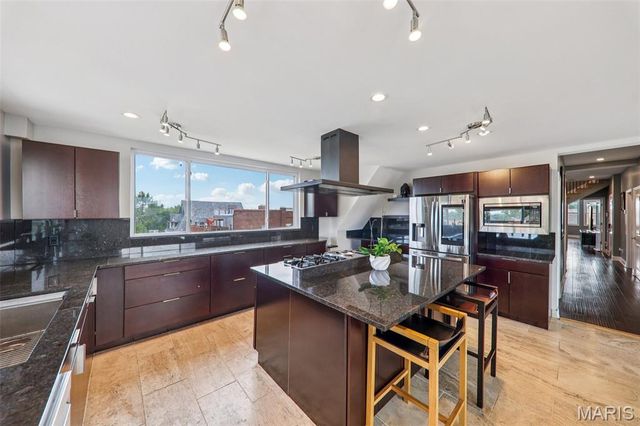 4253 Washington Boulevard D, St Louis, MO 63108