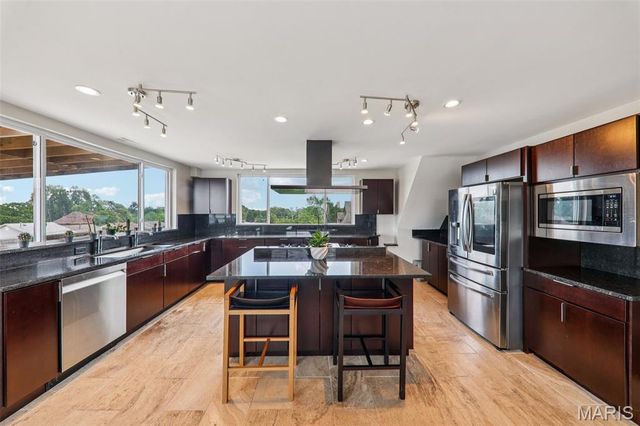 4253 Washington Boulevard D, St Louis, MO 63108