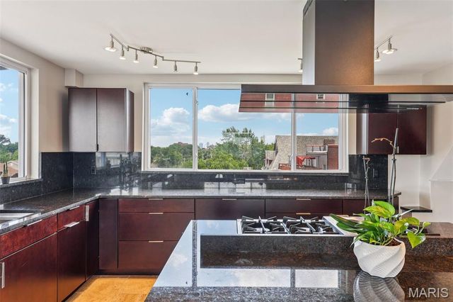 4253 Washington Boulevard D, St Louis, MO 63108