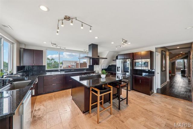 4253 Washington Boulevard D, St Louis, MO 63108