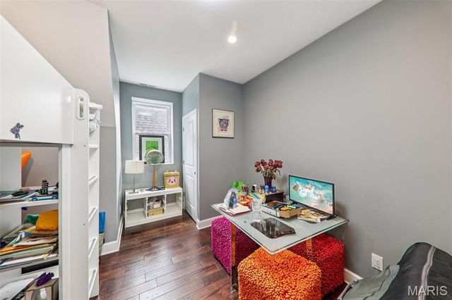 4253 Washington Boulevard D, St Louis, MO 63108