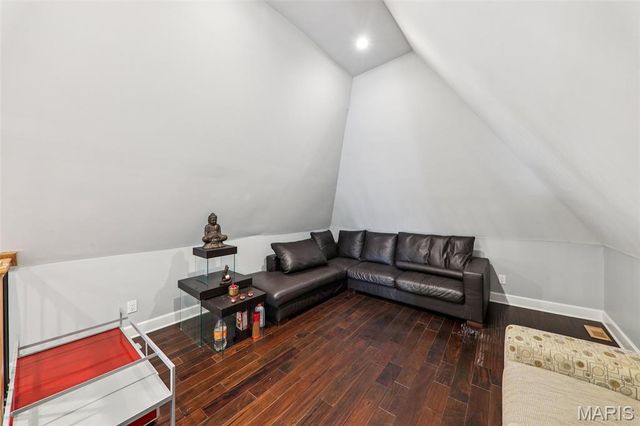 4253 Washington Boulevard D, St Louis, MO 63108