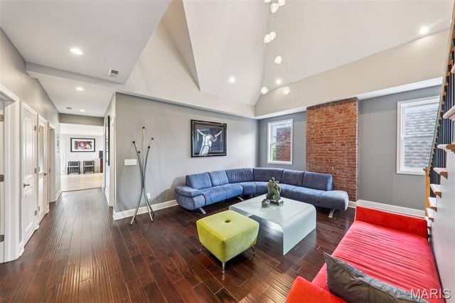 4253 Washington Boulevard D, St Louis, MO 63108