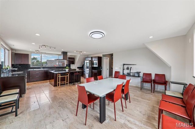 4253 Washington Boulevard D, St Louis, MO 63108