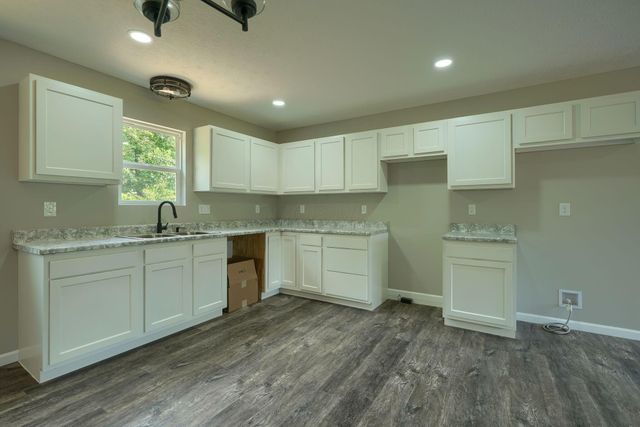 369 Elm Street, New Straitsville, OH 43766