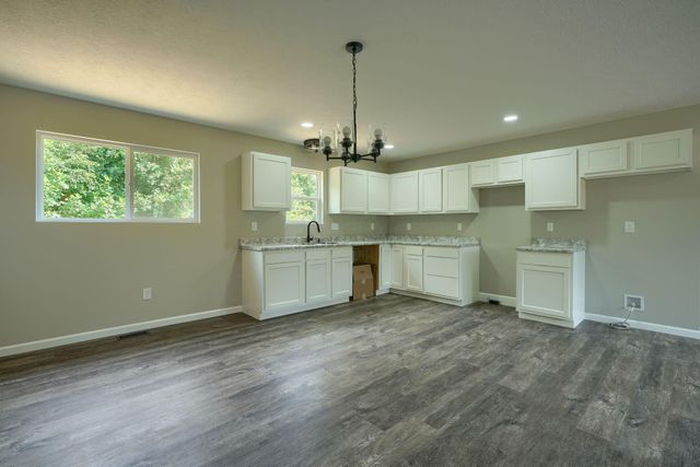 369 Elm Street, New Straitsville, OH 43766