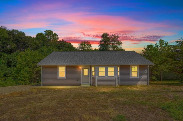 369 Elm Street, New Straitsville, OH 43766