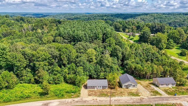 369 Elm Street, New Straitsville, OH 43766