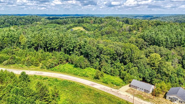 369 Elm Street, New Straitsville, OH 43766