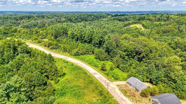 369 Elm Street, New Straitsville, OH 43766