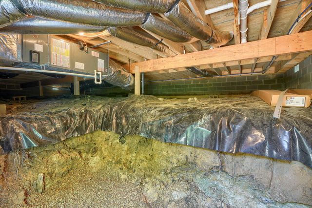 369 Elm Street, New Straitsville, OH 43766