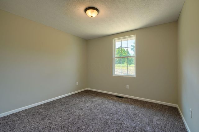 369 Elm Street, New Straitsville, OH 43766