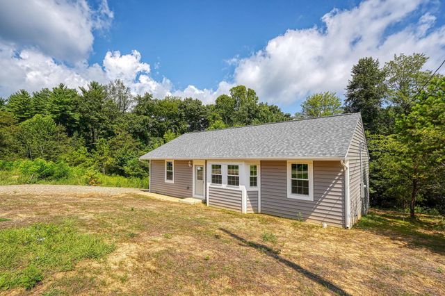 369 Elm Street, New Straitsville, OH 43766