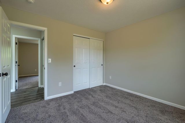 369 Elm Street, New Straitsville, OH 43766