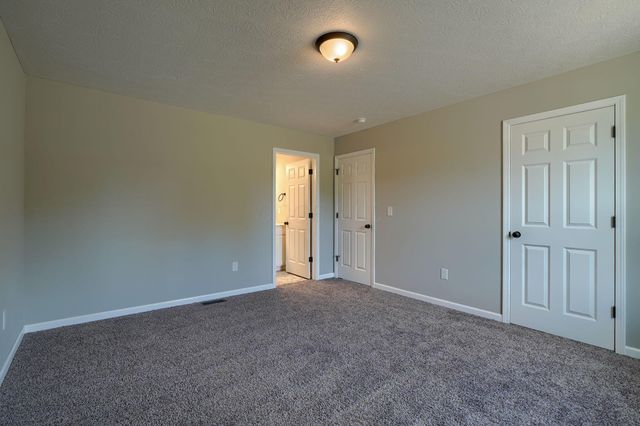 369 Elm Street, New Straitsville, OH 43766