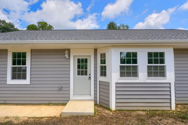 369 Elm Street, New Straitsville, OH 43766