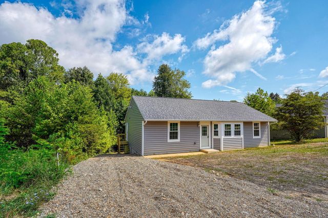 369 Elm Street, New Straitsville, OH 43766