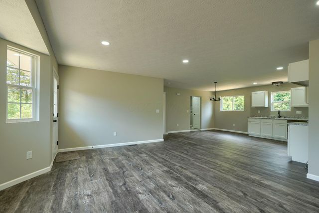 369 Elm Street, New Straitsville, OH 43766