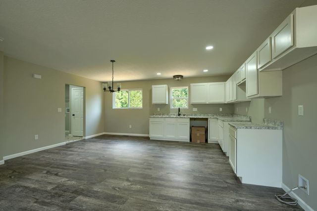 369 Elm Street, New Straitsville, OH 43766