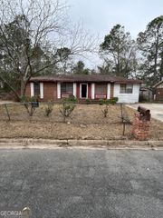 1215 Jamestown Drive, Douglas, GA 31533