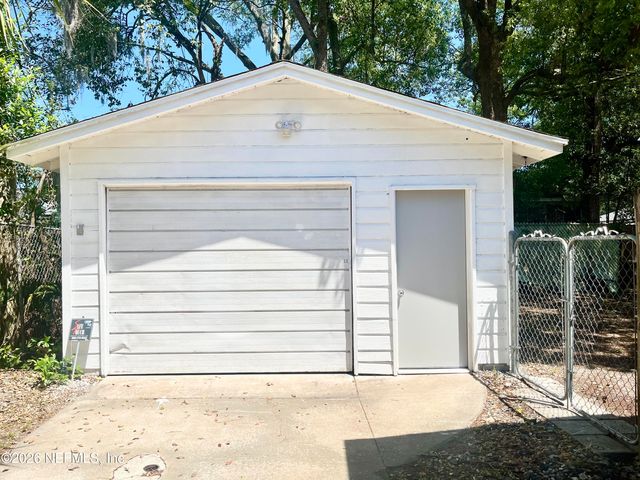 6503 SAPPHIRE Drive, Jacksonville, FL 32208