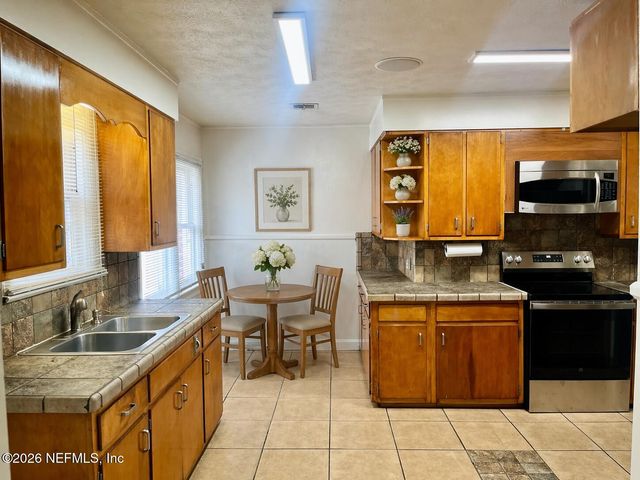 6503 SAPPHIRE Drive, Jacksonville, FL 32208