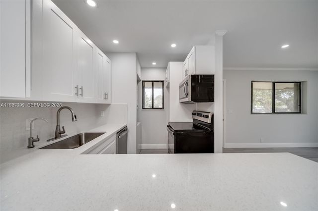 677 Trace Cir 211, Deerfield Beach, FL 33441