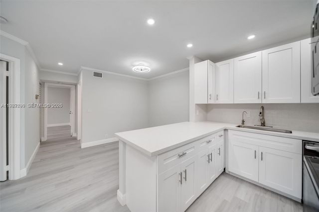 677 Trace Cir 211, Deerfield Beach, FL 33441