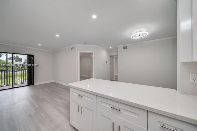 677 Trace Cir 211, Deerfield Beach, FL 33441