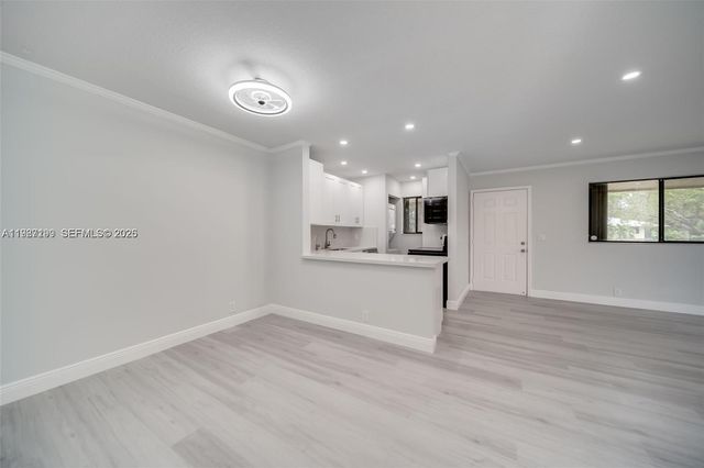 677 Trace Cir 211, Deerfield Beach, FL 33441