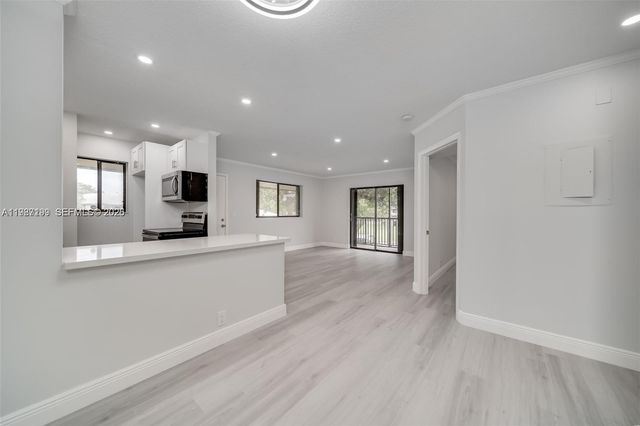 677 Trace Cir 211, Deerfield Beach, FL 33441